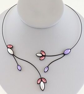 Wire necklace pink pearl buds